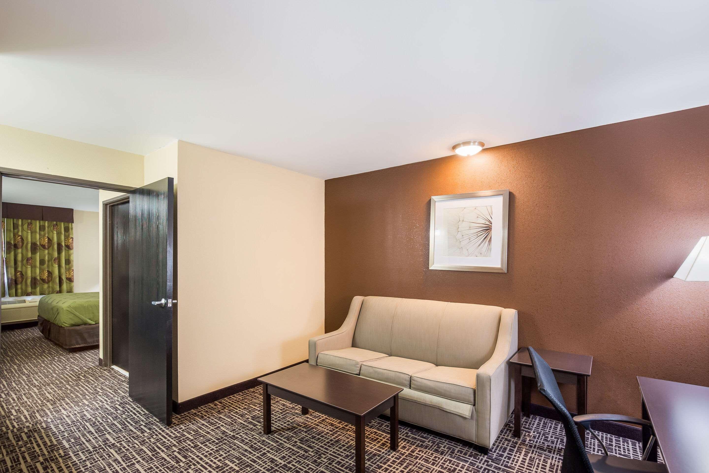 Quality Inn & Suites Caseyville - St Louis Екстериор снимка