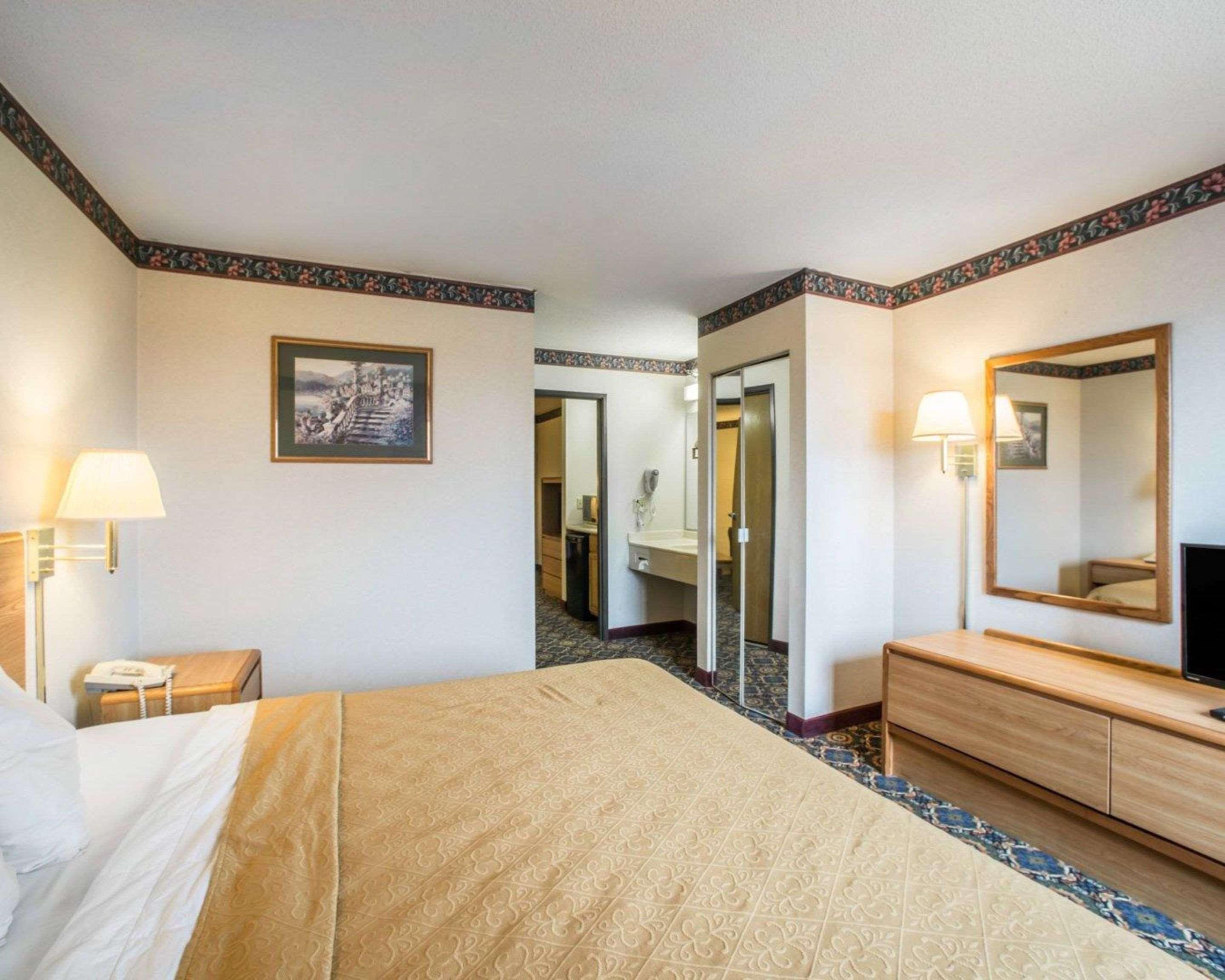 Quality Inn & Suites Caseyville - St Louis Екстериор снимка