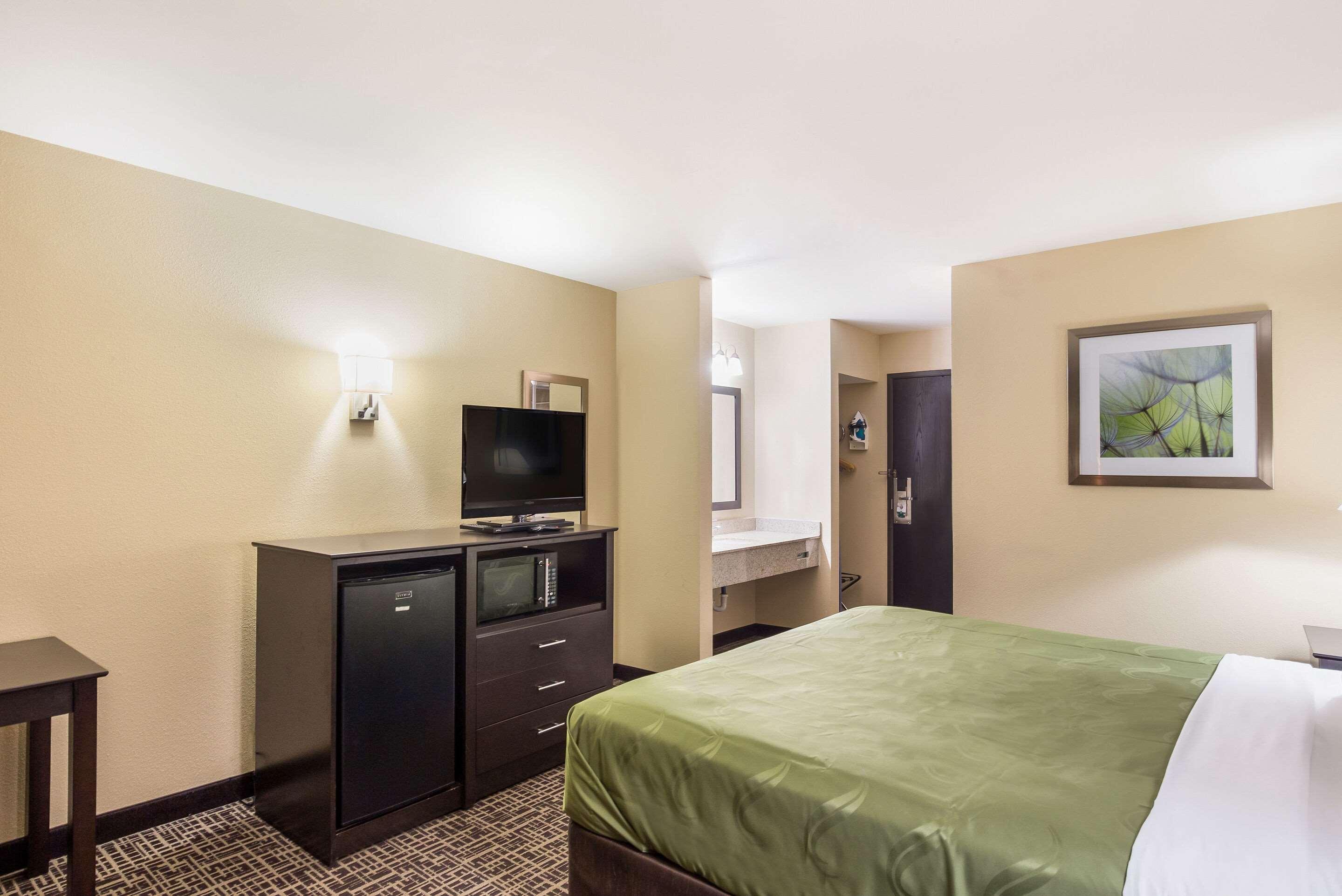 Quality Inn & Suites Caseyville - St Louis Екстериор снимка