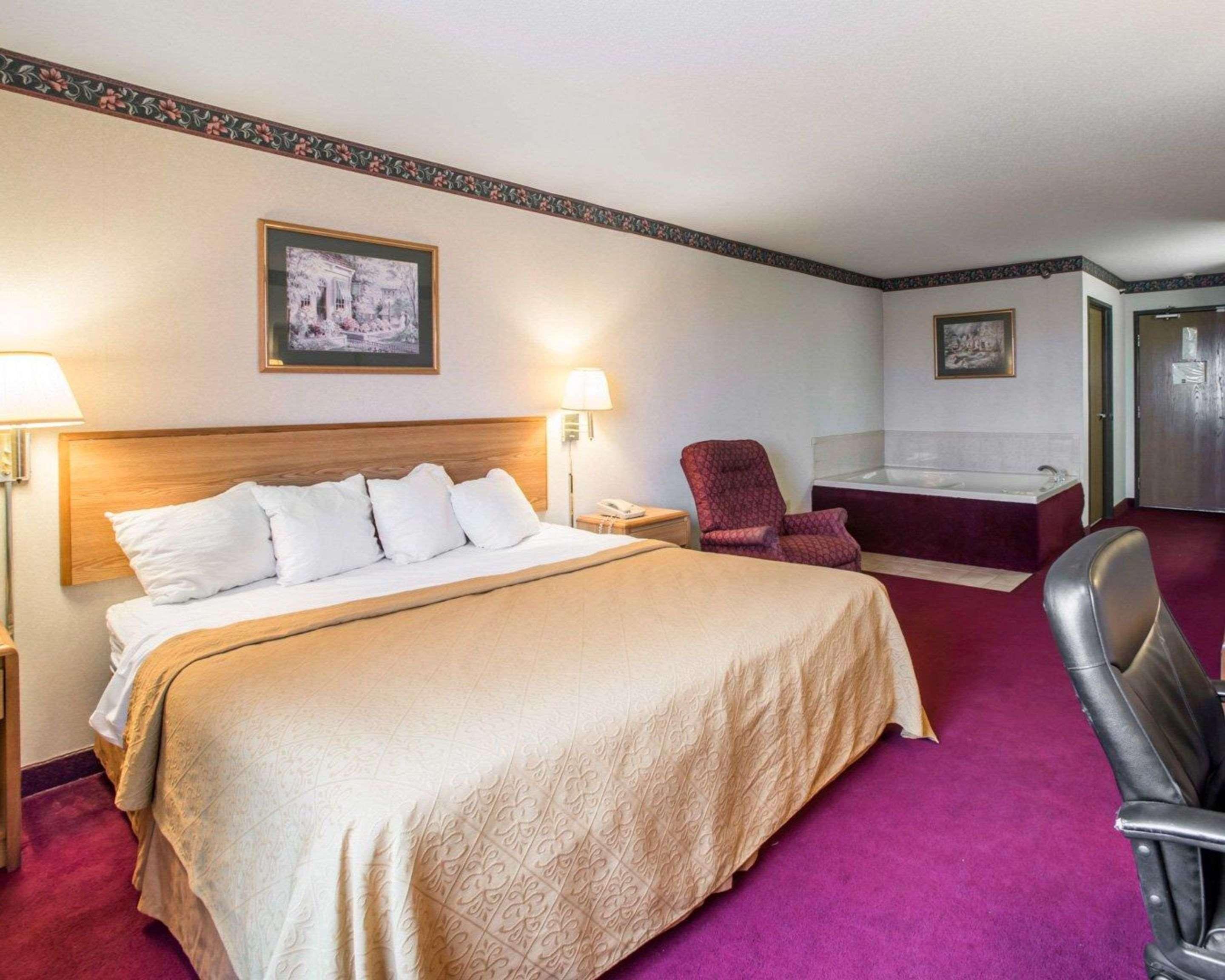 Quality Inn & Suites Caseyville - St Louis Екстериор снимка