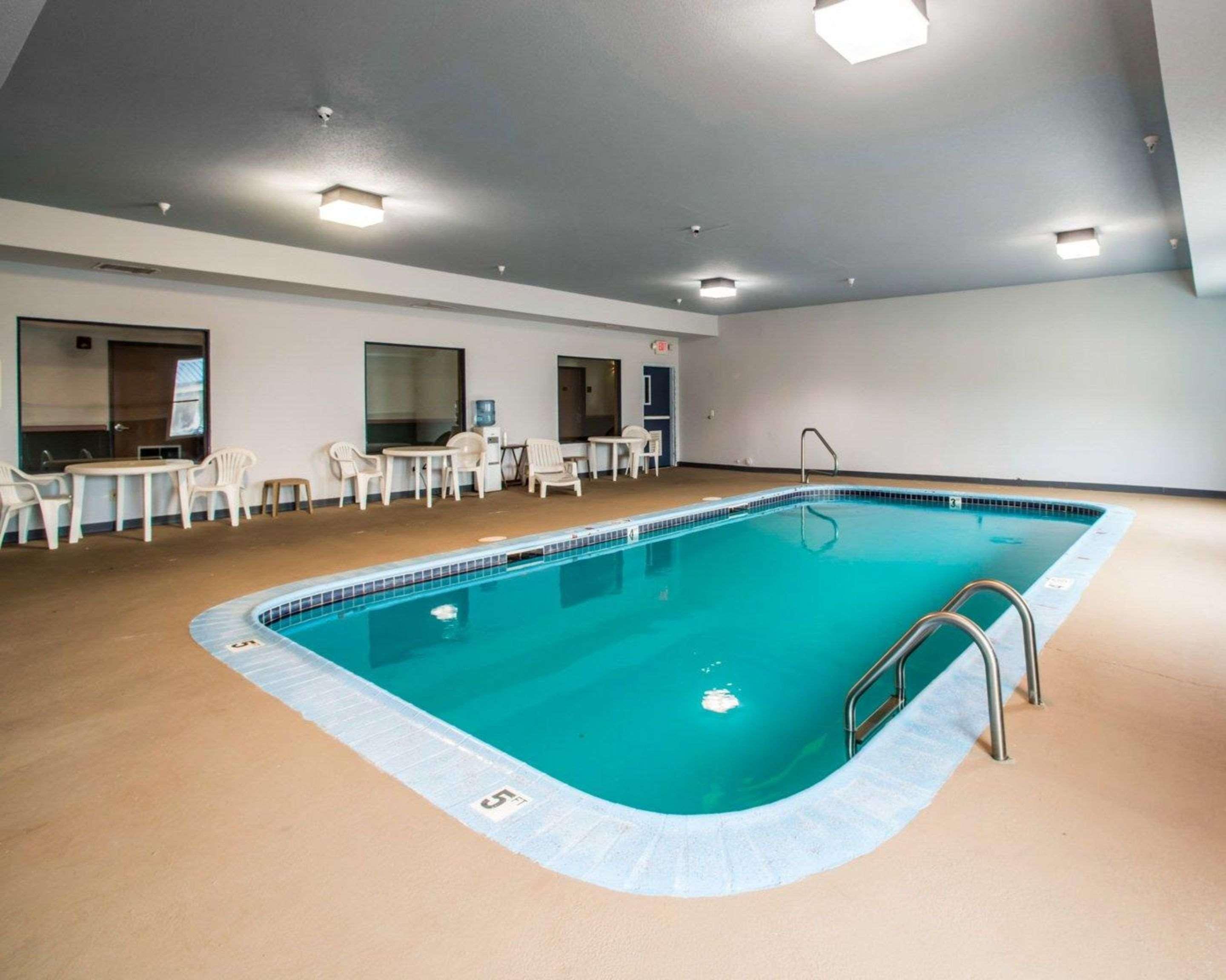 Quality Inn & Suites Caseyville - St Louis Екстериор снимка