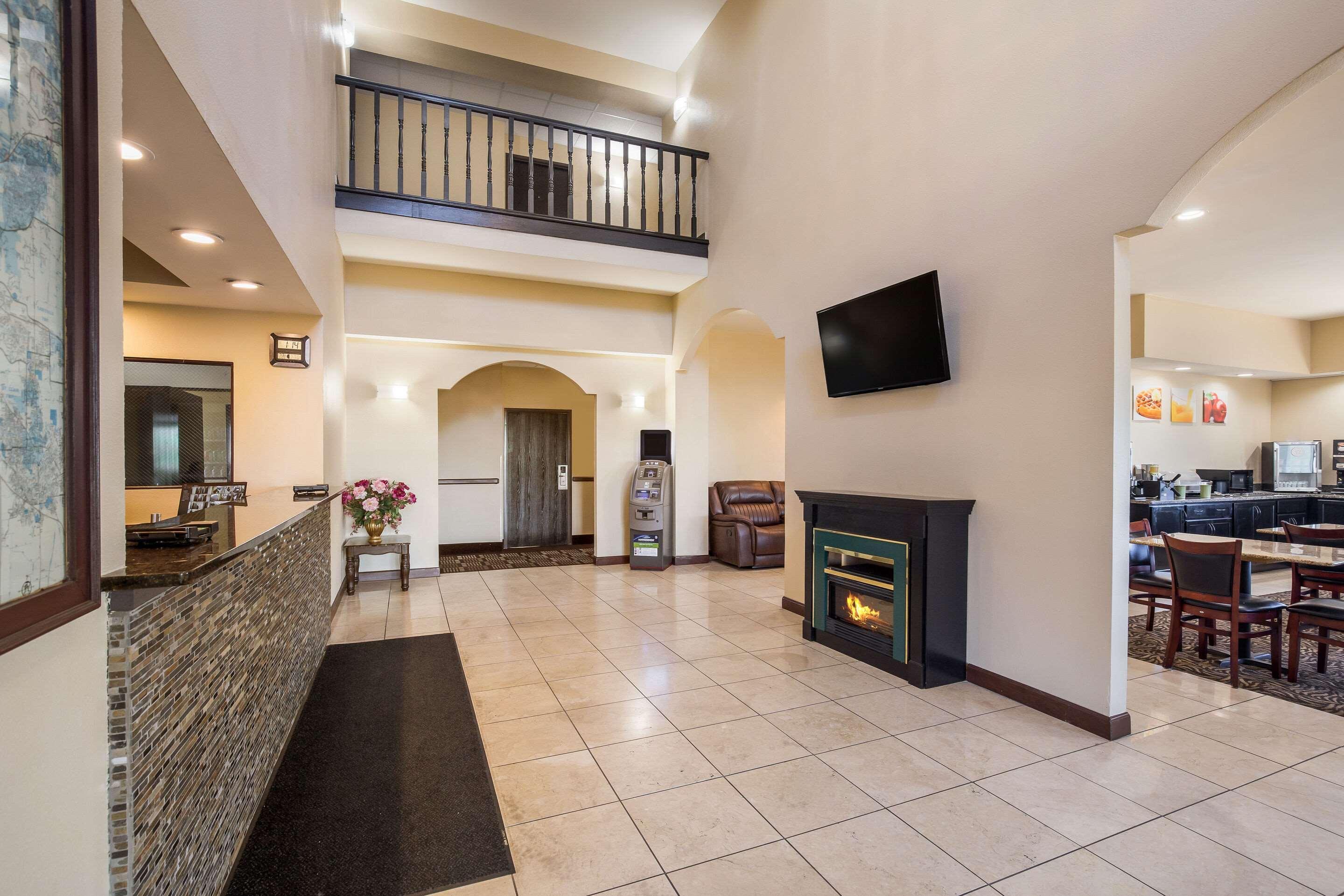 Quality Inn & Suites Caseyville - St Louis Екстериор снимка