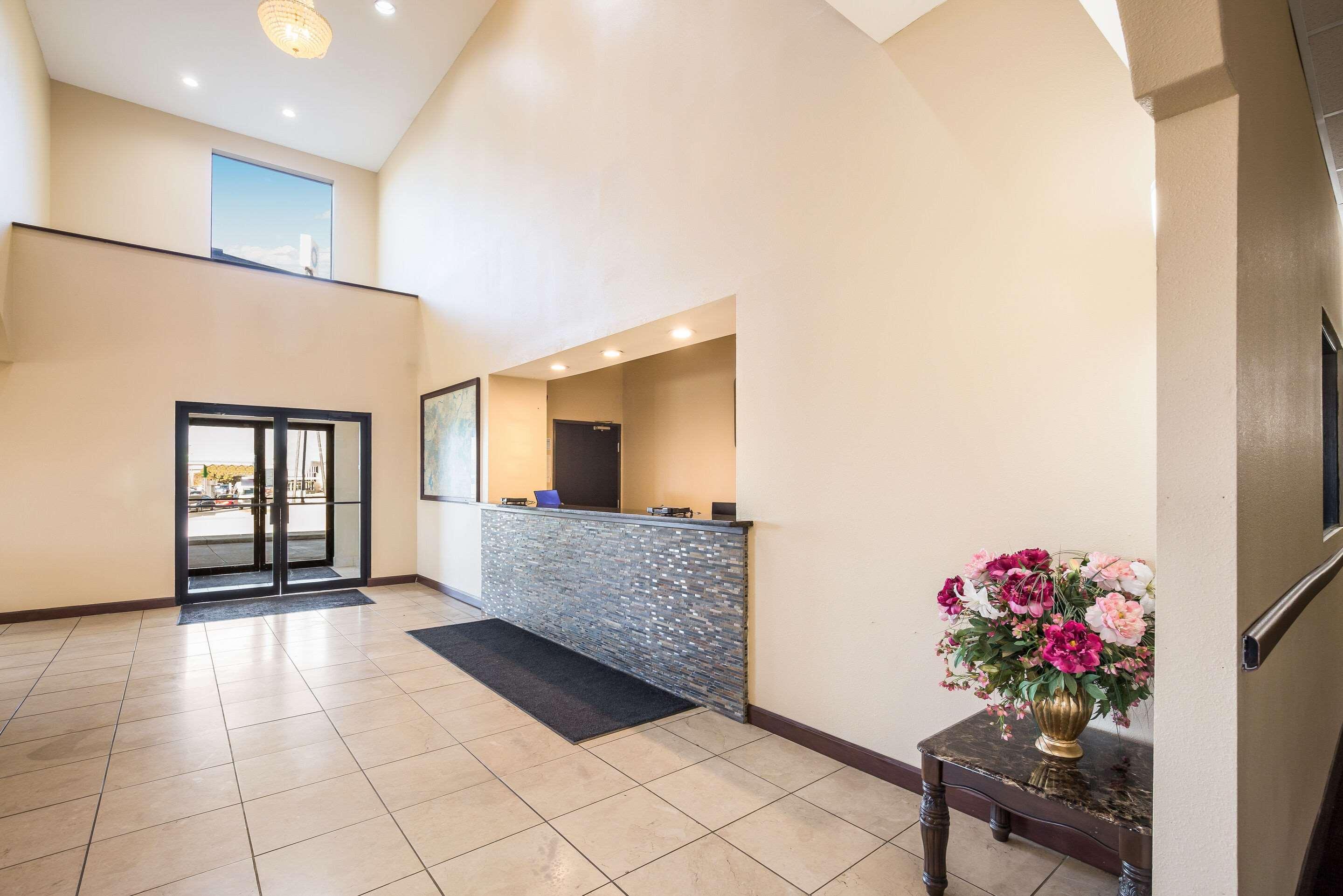 Quality Inn & Suites Caseyville - St Louis Екстериор снимка
