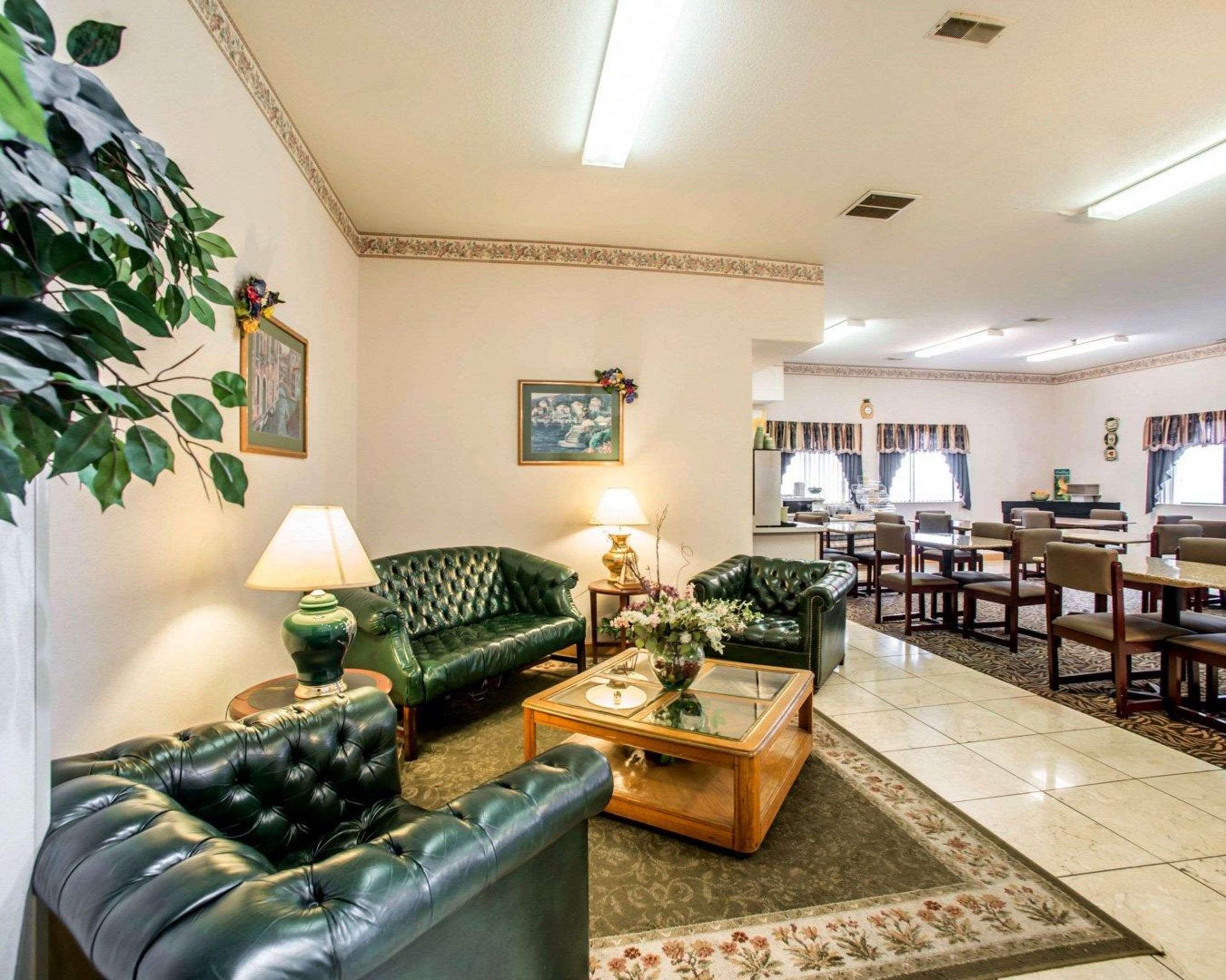 Quality Inn & Suites Caseyville - St Louis Екстериор снимка