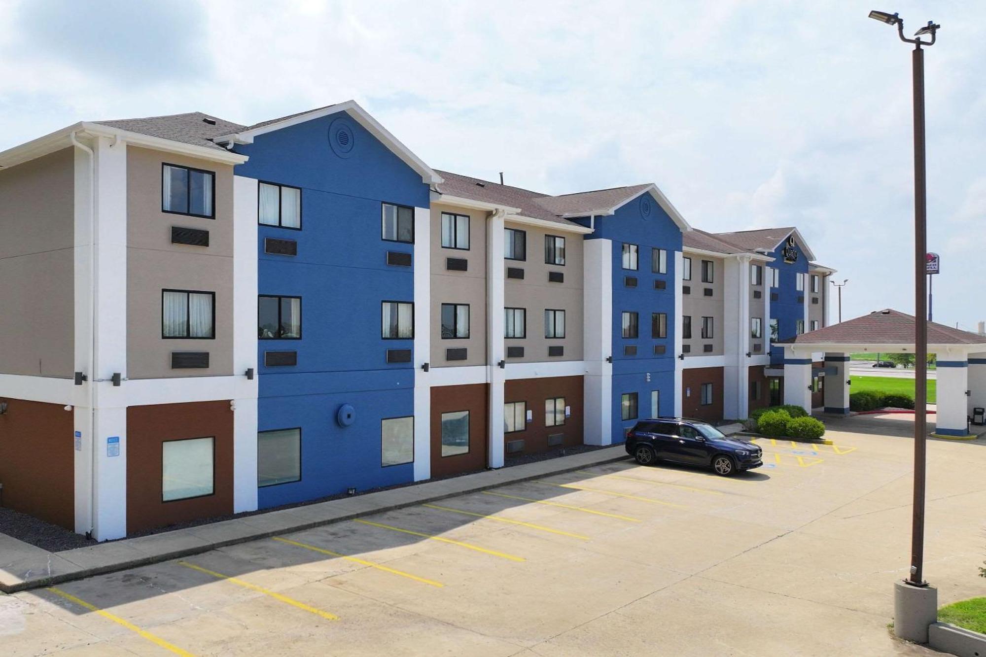 Quality Inn & Suites Caseyville - St Louis Екстериор снимка