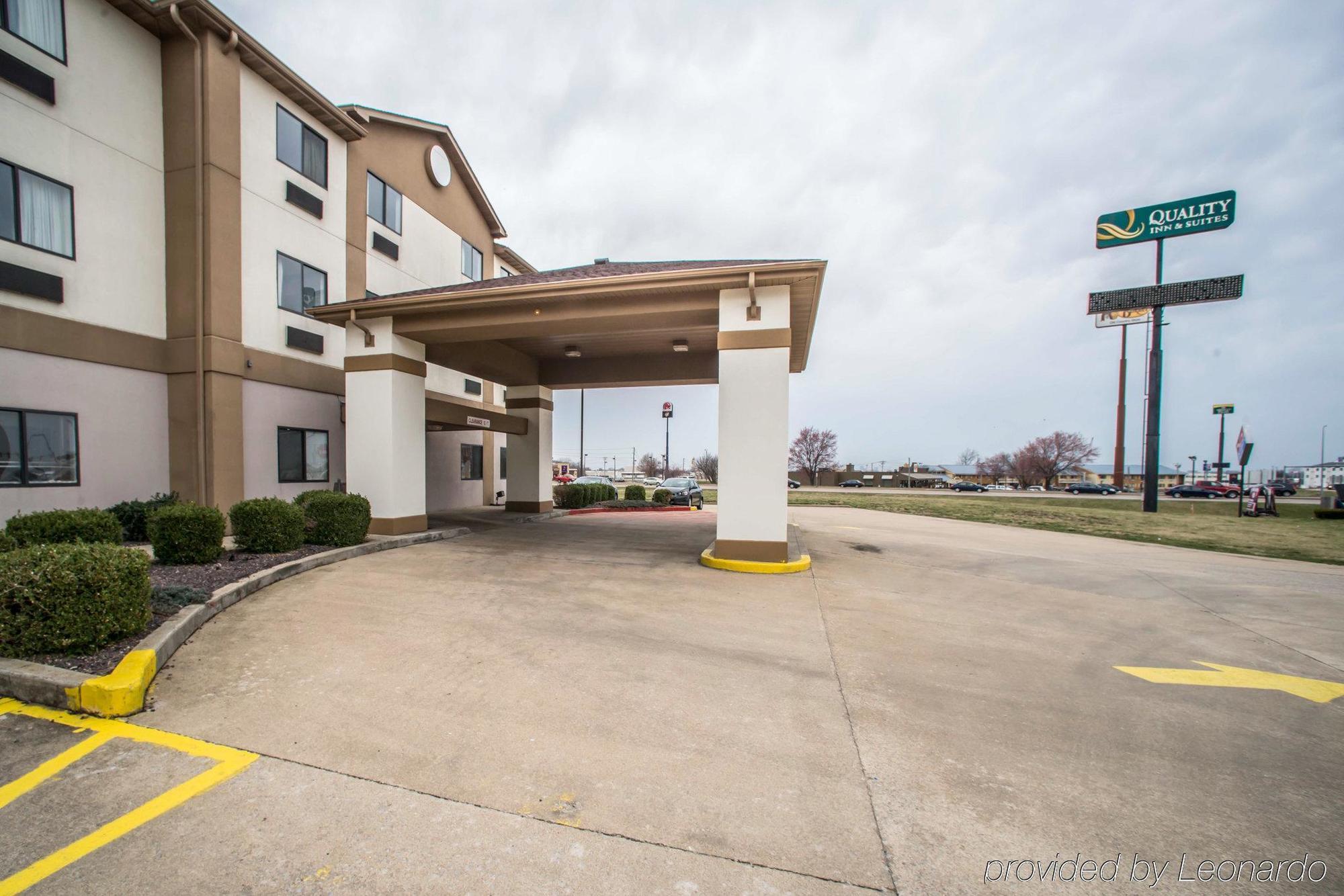 Quality Inn & Suites Caseyville - St Louis Екстериор снимка