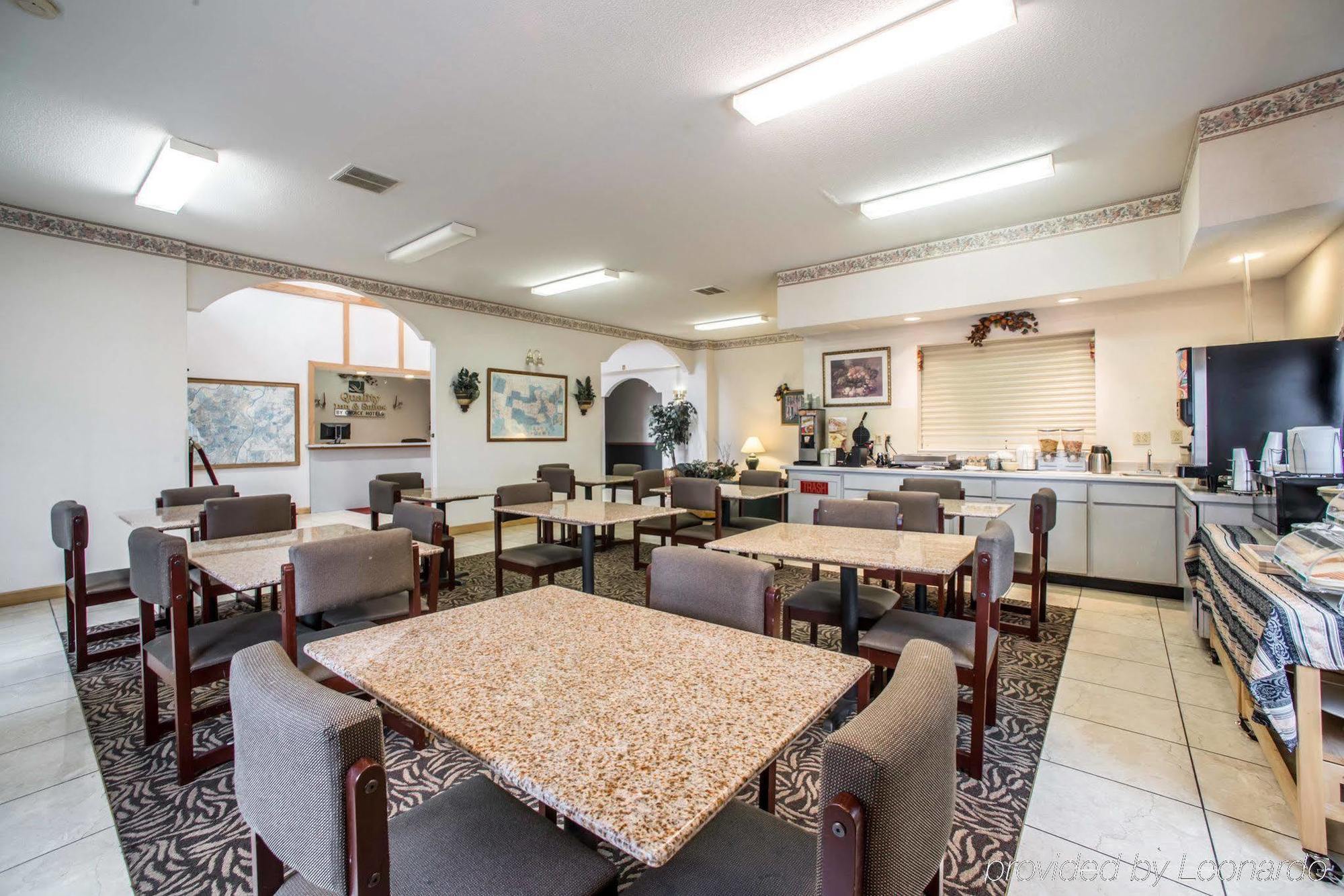 Quality Inn & Suites Caseyville - St Louis Екстериор снимка