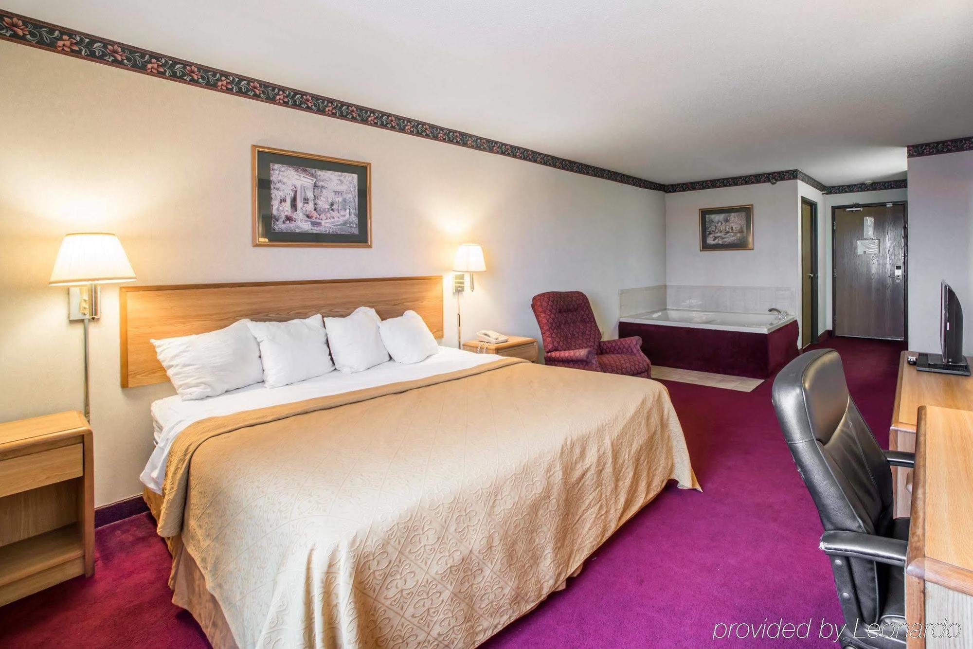 Quality Inn & Suites Caseyville - St Louis Екстериор снимка