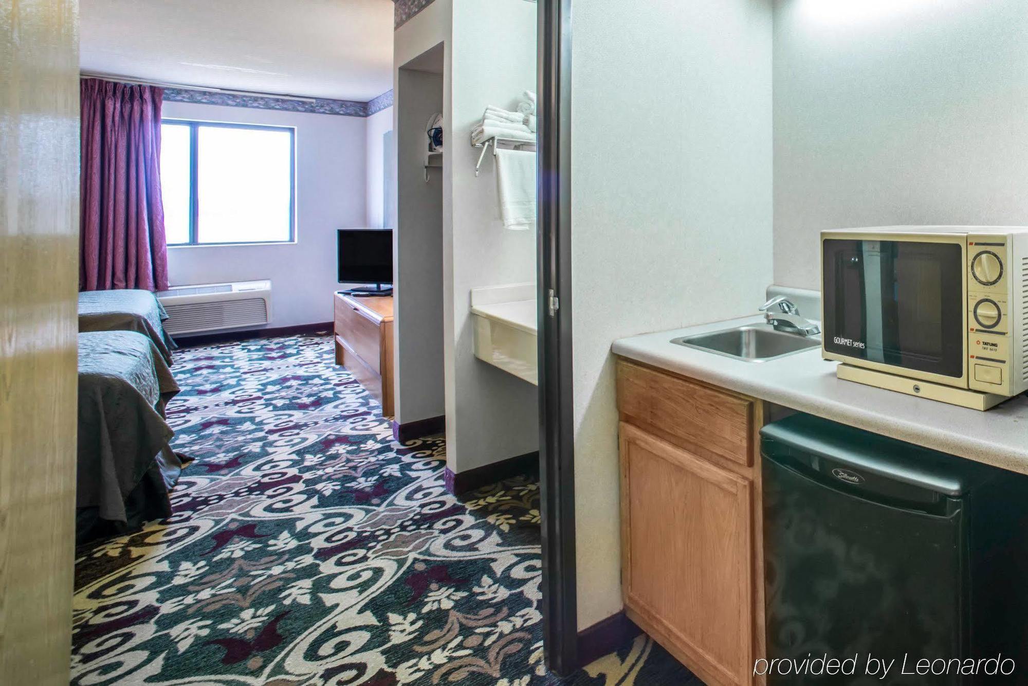 Quality Inn & Suites Caseyville - St Louis Екстериор снимка