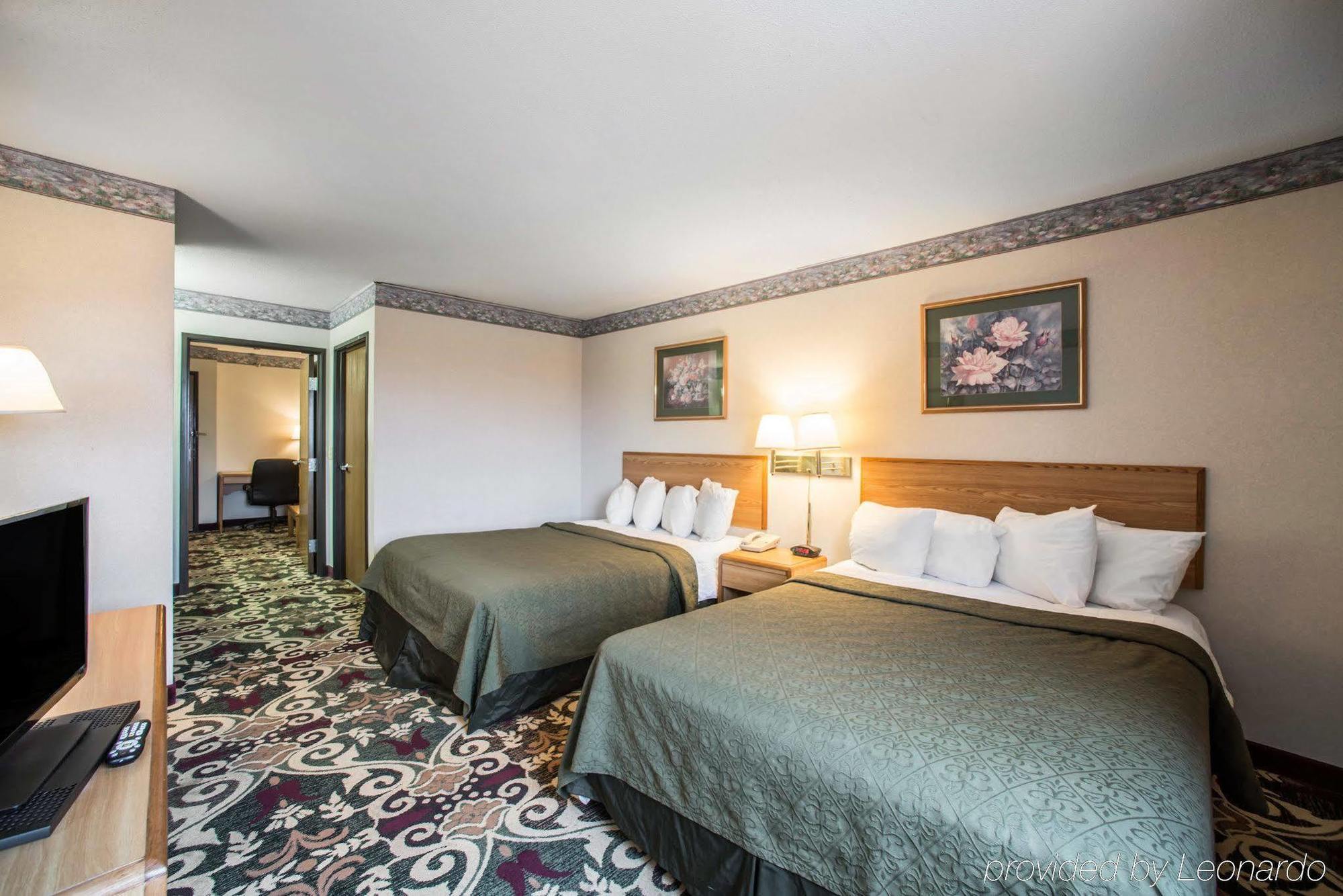 Quality Inn & Suites Caseyville - St Louis Екстериор снимка